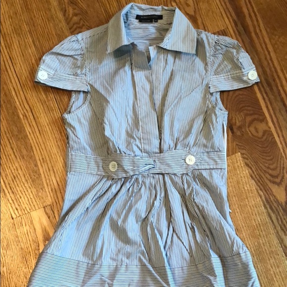 BCBG Tops - BCBG top with cute button details xs